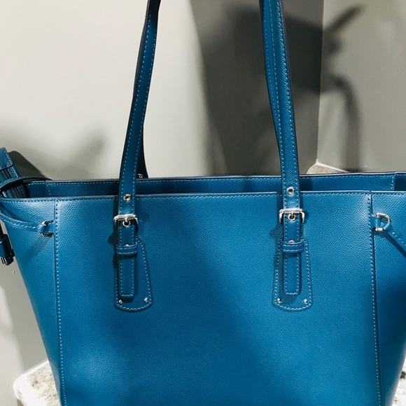 Micheal Kors handbag - Picture 3 of 3